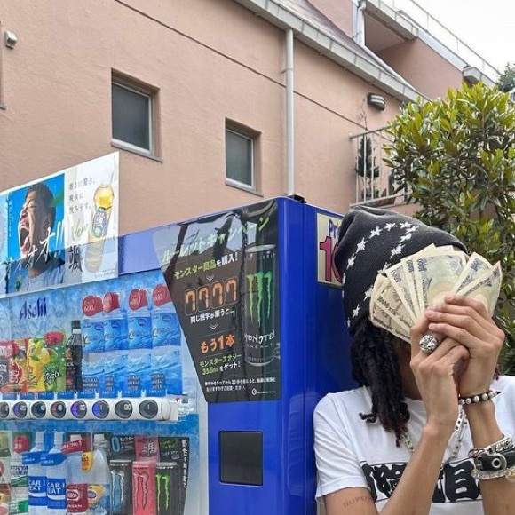 Meet your Posher, Alex - Picture 1 of 1